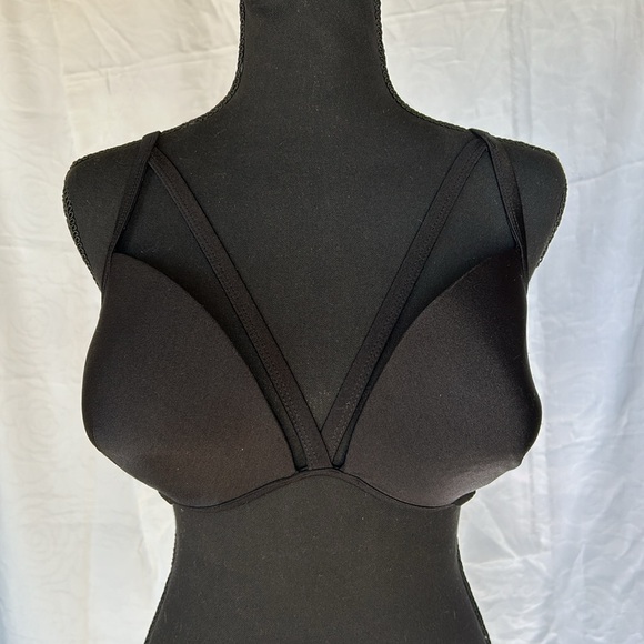 FOREVER 21+ Plus Size black bra. Softly padded. No underwire. Bust size 42/43. - Picture 5 of 7
